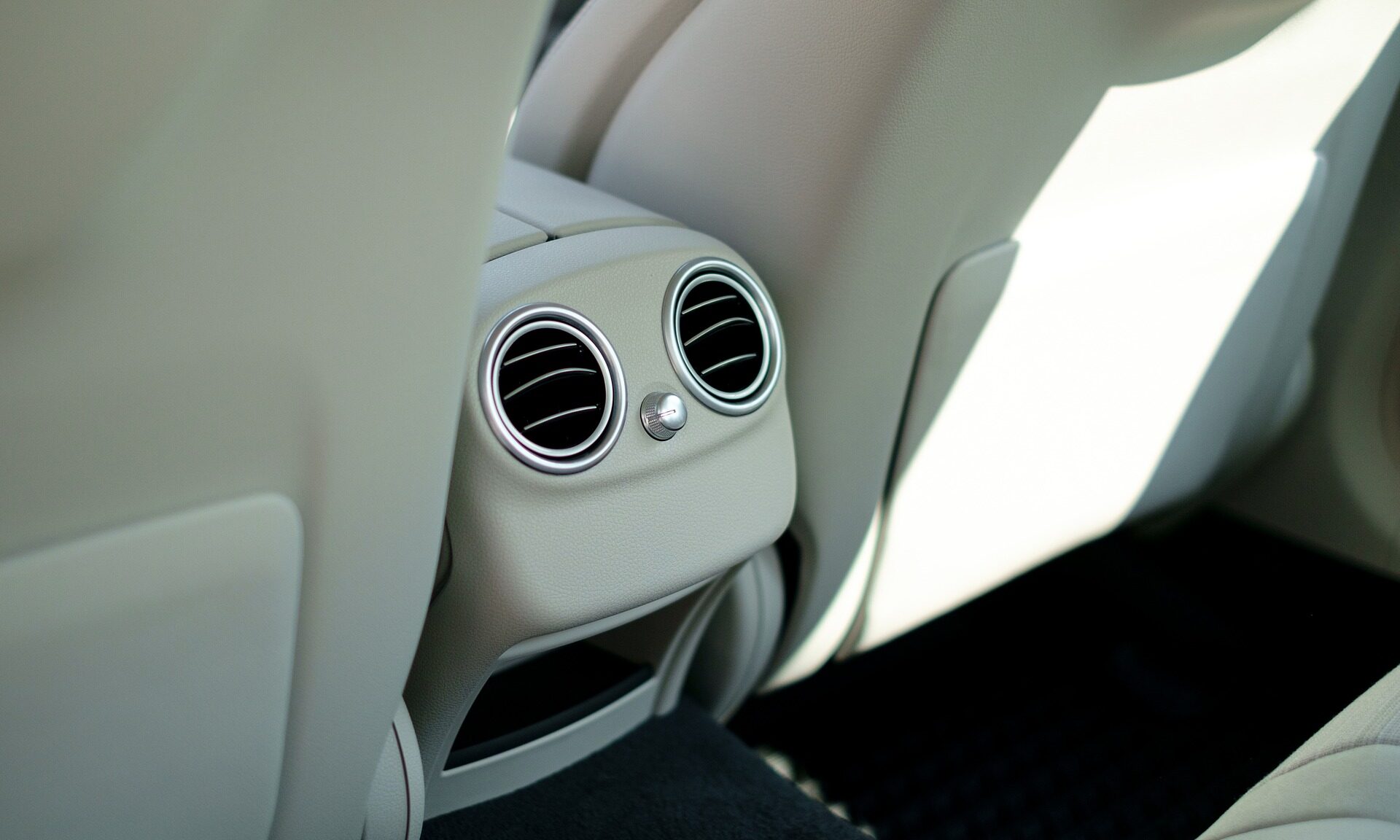 cropped-car-2220059_1920.jpg